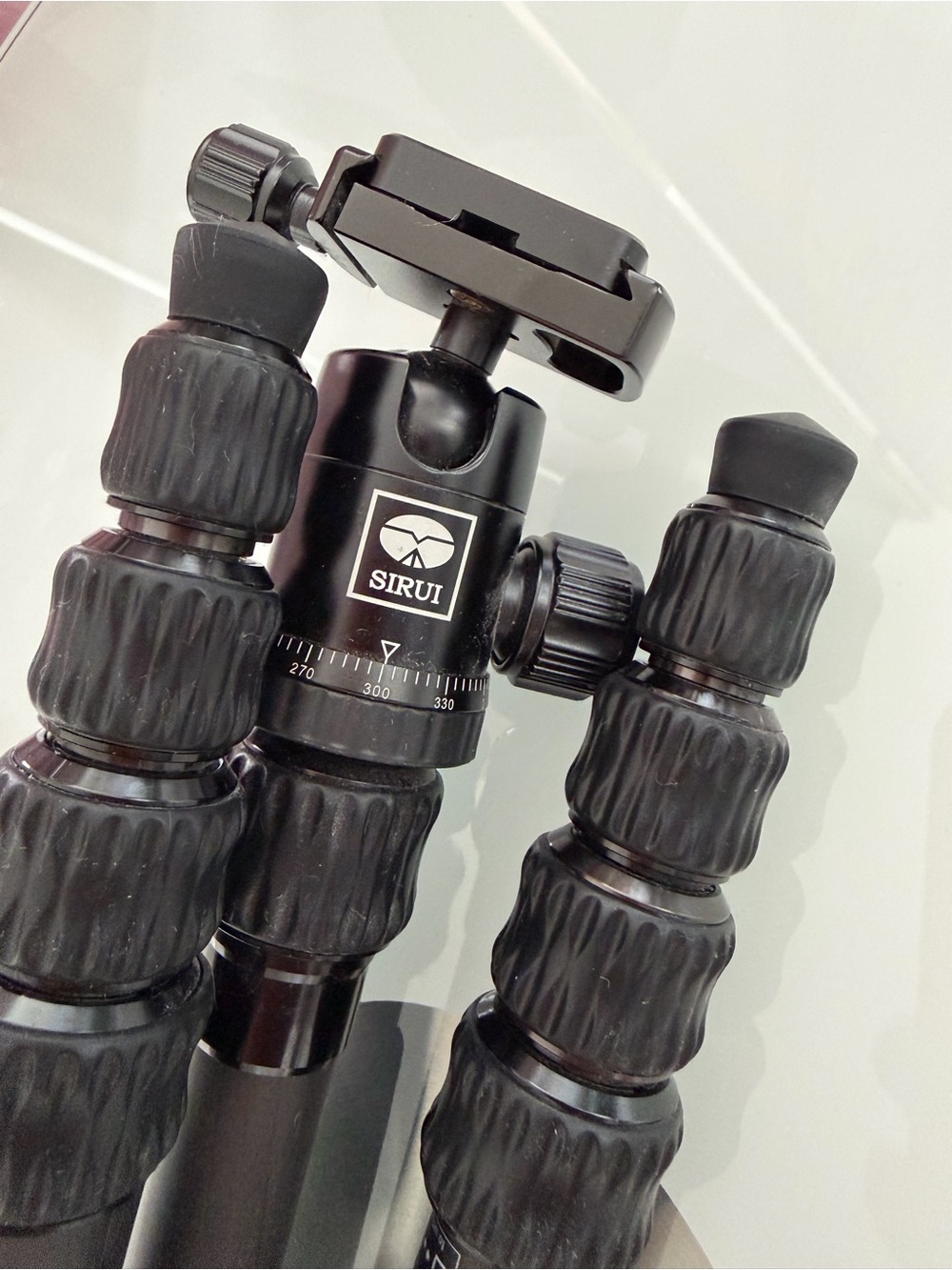 Sirui heavy duty Tripod with Ball Head - Compact Camera Support